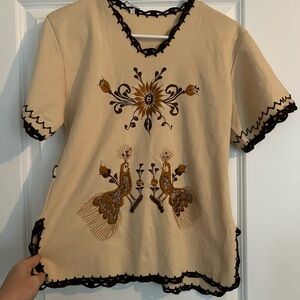 Fun vintage top! Doesn’t fit.